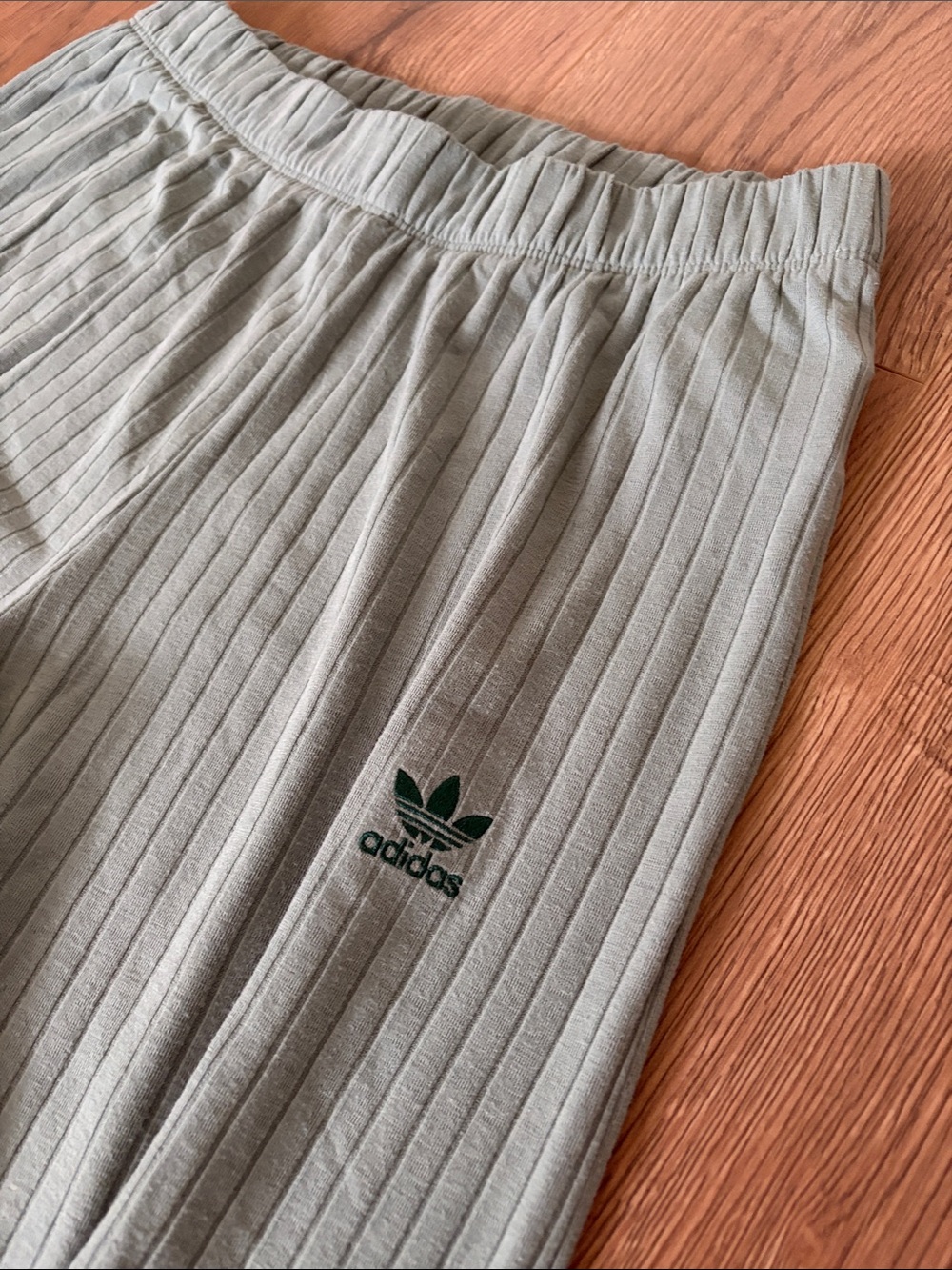 Adidas Essentials Wide Rib Green Pants - Picture 3 of 6
